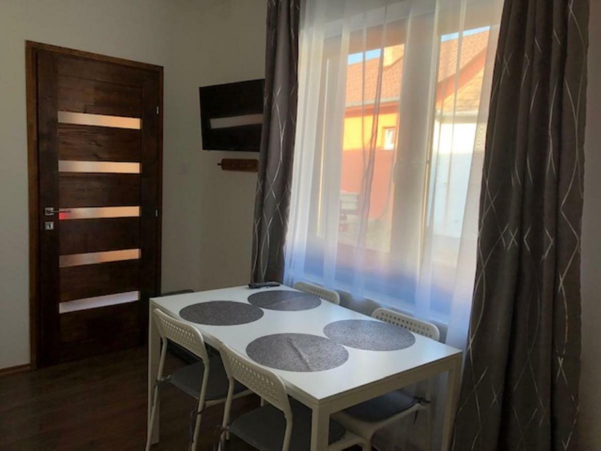 Eden Apartman *